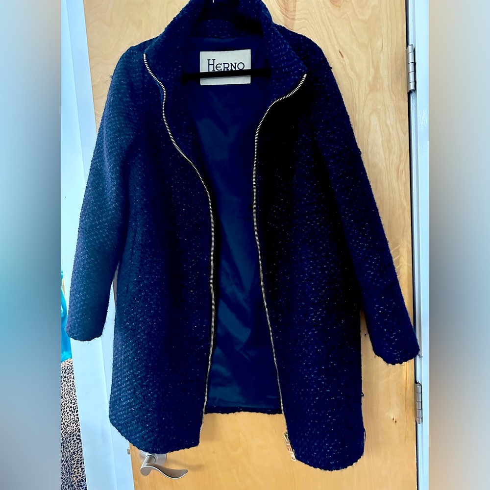 Herno zip up coat. Size 46.